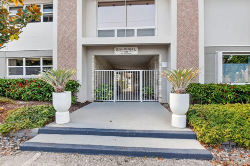 414 Seasage Dr, Delray Beach, FL, 33483-6734 | Card Image