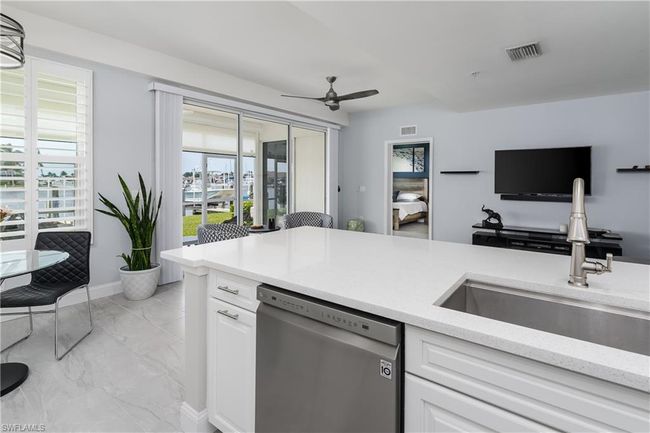 APT-2603 - 380 Stella Maris Dr, Condo with 2 bedrooms, 2 bathrooms and 1 parking in NAPLES FL | Image 26