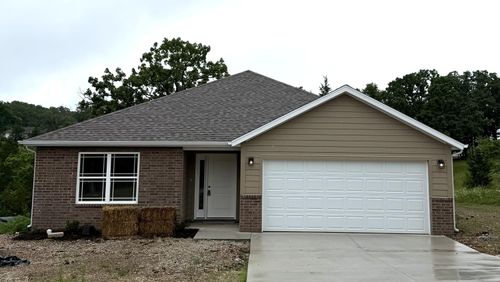 215 Holly Way Dr, Kirbyville, MO, 65679-7500 | Card Image