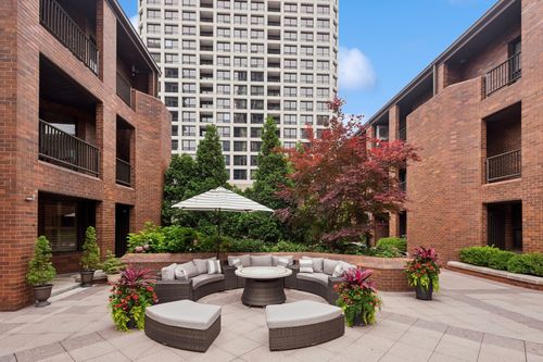 apt-14-1000 N State St, Chicago, IL, 60610-2859 | Card Image