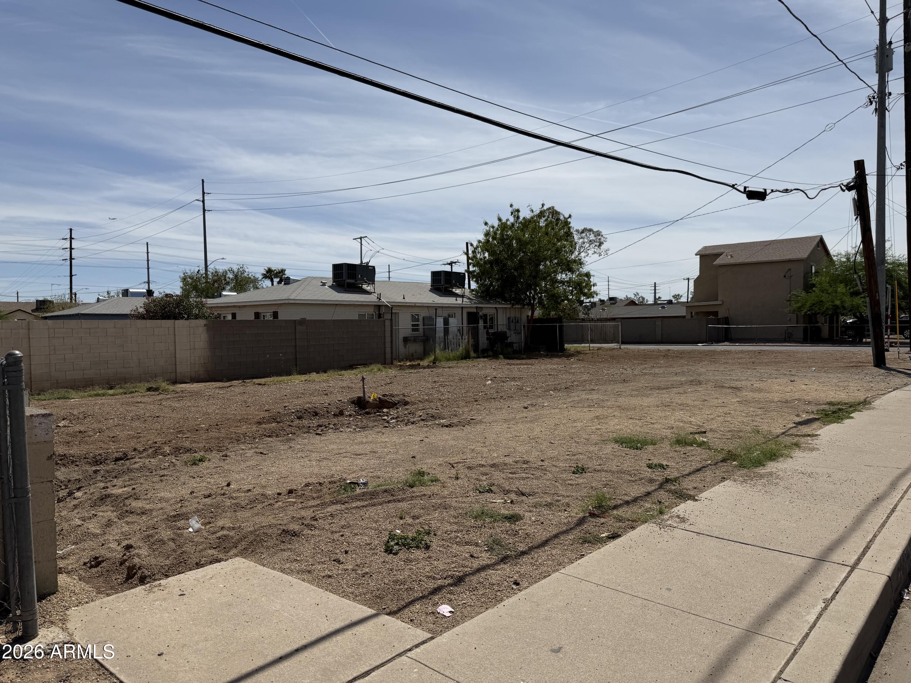 Land in Phoenix 4