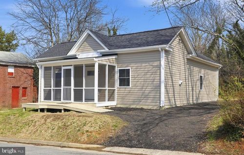 302 Depot St, GORDONSVILLE, VA, 22942-9199 | Card Image