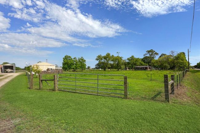 Front side gate leading to the pasture | Image 42