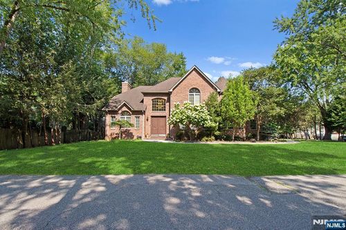 5 Kenyon Ct, Norwood, NJ, 07648-1210 | Card Image