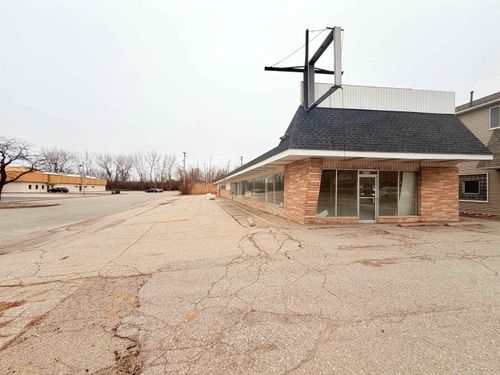 2714 Center Ave, Essexville, MI, 48732-1702 | Card Image