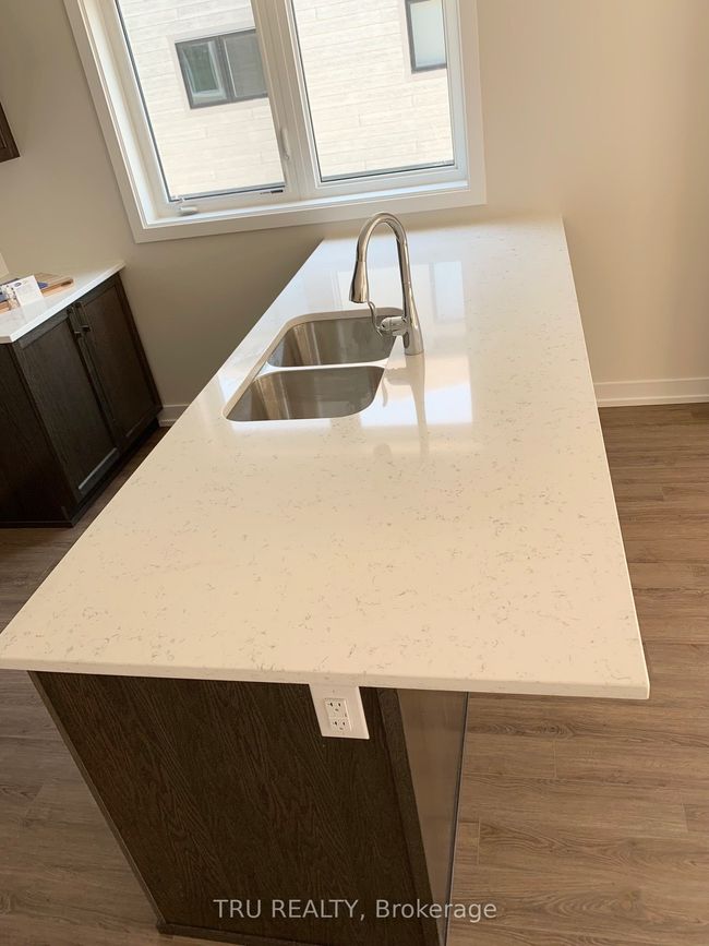 731 Chromite Pvt N/A, Condo with 3 bedrooms, 2 bathrooms and 1 parking in Barrhaven ON | Image 8