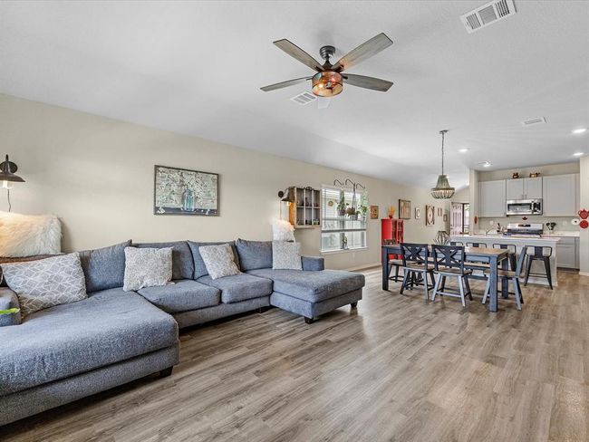 323 Cumberland Forest Dr, House other with 3 bedrooms, 2 bathrooms and 2 parking in Magnolia TX | Image 5