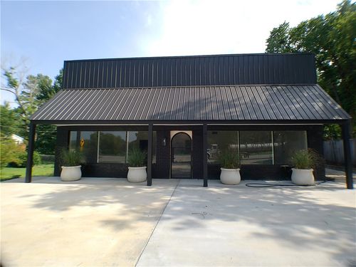 1934 E Huntsville Rd, Fayetteville, AR, 72701-7305 | Card Image