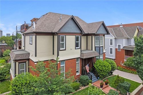 206 E 30th St, Kansas City, MO, 64108-3213 | Card Image