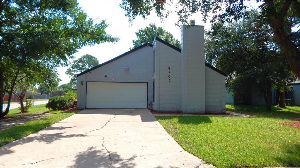 Corner Oaks Ln, Houston, TX 77036