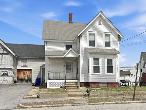 808 Grove St, Manchester, NH, 03103 | Card Image