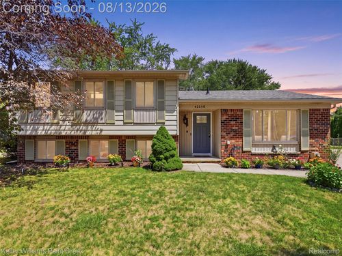 42150 Trinity Ct, Sterling Heights, MI, 48313-2963 | Card Image