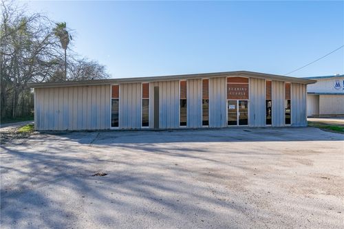 1303 S Falfurrias Highway, Alice, TX, 78332 | Card Image