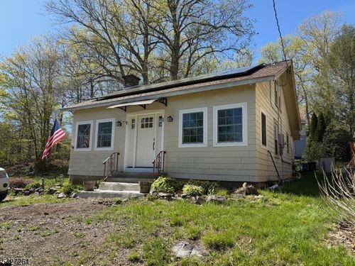 29 Lakeside Rd, Hewitt, NJ, 07421-2836 | Card Image