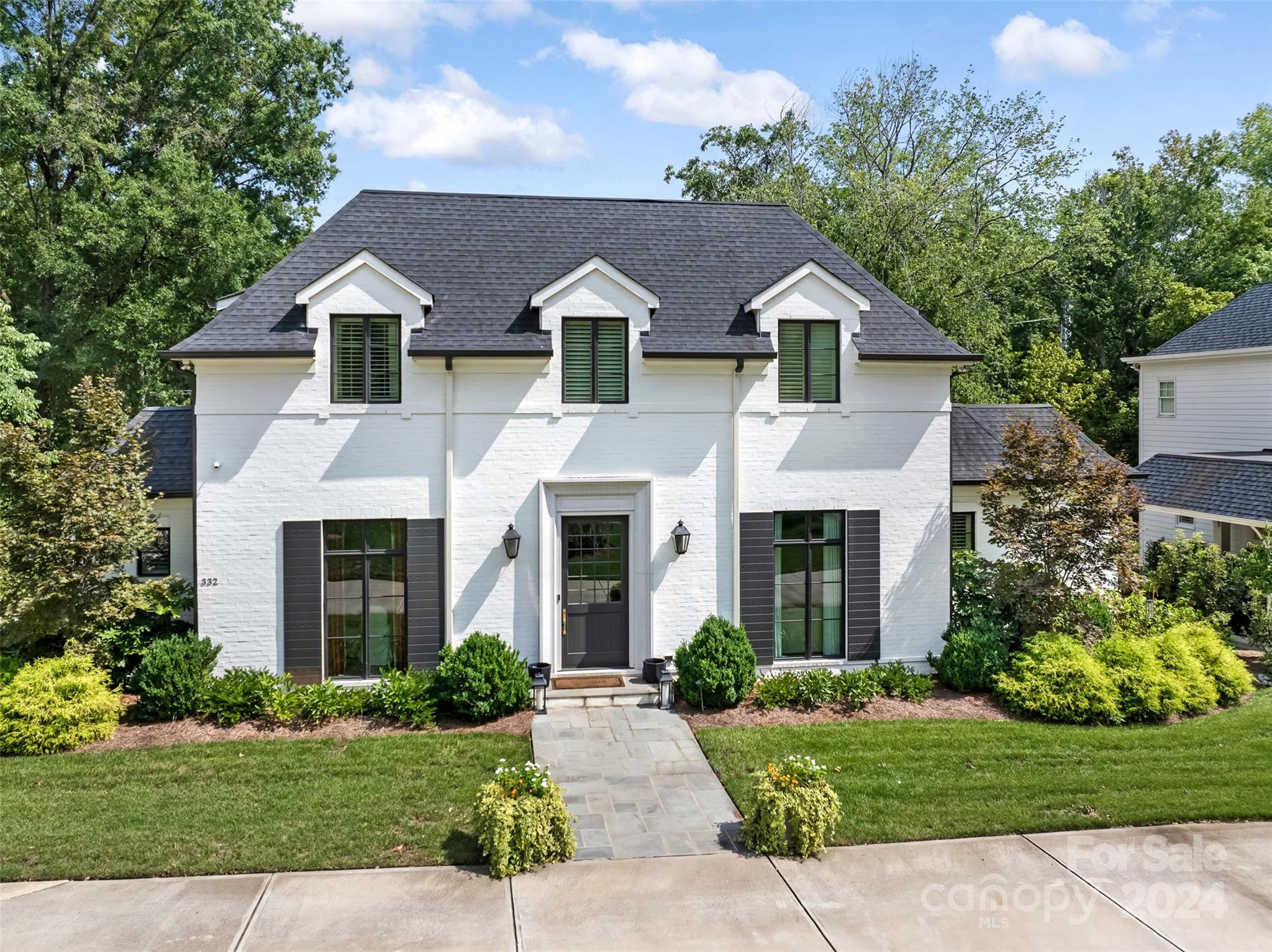 Wonderwood Dr, Charlotte, NC 28211
