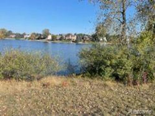 758 Bay Pointe Dr, Oxford, MI, 48371-5156 | Card Image