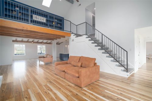 1635 Pony Ln, Wallis, TX, 77485-9485 | Card Image