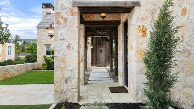 2194 Boot Ranch Cir, House other with 6 bedrooms, 7 bathrooms and null parking in Fredericksburg TX | Image 10