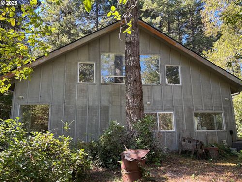 48553 Highway 101, Bandon, OR, 97411-8261 | Card Image
