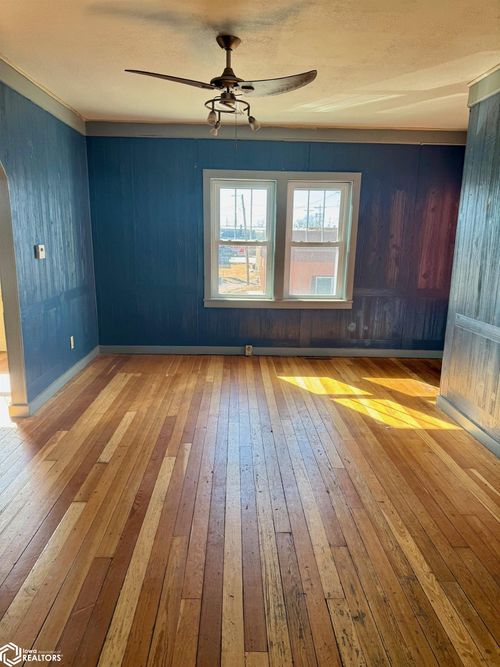 215 E Jefferson St, Bloomfield, IA, 52537-1768 | Card Image