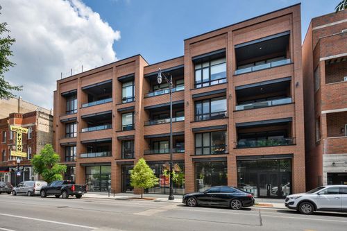 205-3037 N Lincoln Ave, Chicago, IL, 60657-4207 | Card Image