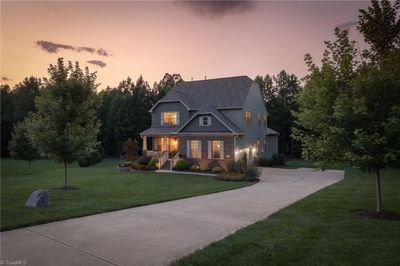 Twilight - Front of home | Image 2