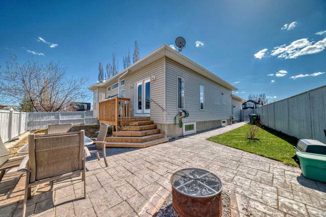 789 Crystal Beach Bay, Home with 5 bedrooms, 3 bathrooms and 4 parking in Chestermere AB | Image 37