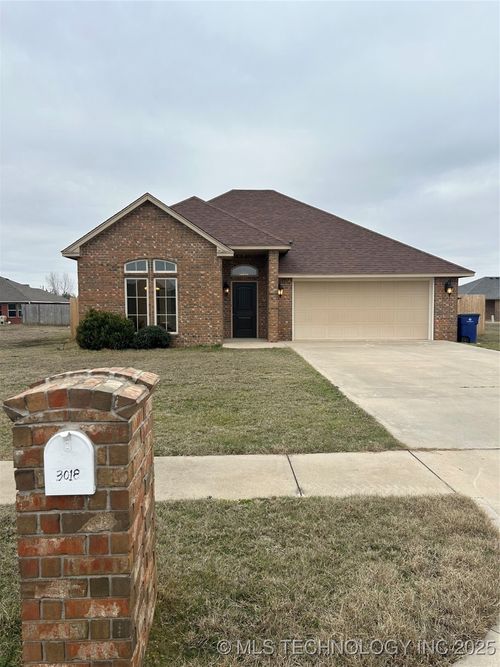 3018 Bree Cir, Duncan, OK, 73533-2454 | Card Image