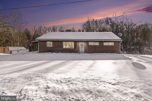 908 Red Hill Rd, DAUPHIN, PA, 17018-9744 | Card Image