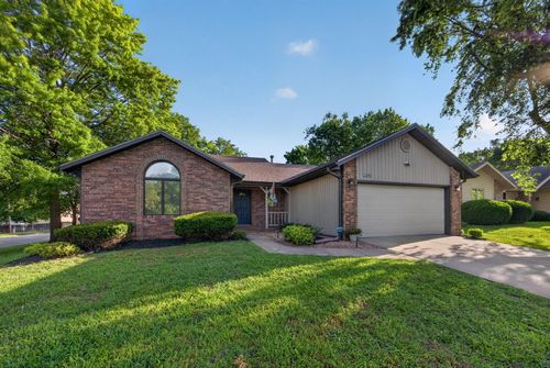 1543 W Whiteside St, Springfield, MO, 65807-2365 | Card Image