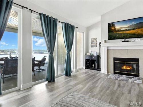 5b-230 Plaza Gardens Ct, Camdenton, MO, 65020-4669 | Card Image