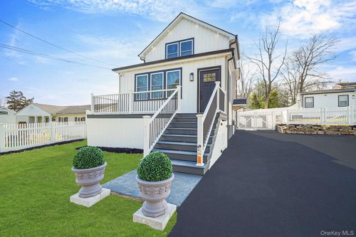 159 Rosewood Rd, Kings Park, NY, 11754-2421 | Card Image