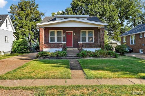 9111 Delphine Ave, Overland, MO, 63114-4734 | Card Image
