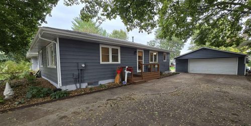 805 Iowa St, La Porte City, IA, 50651-1818 | Card Image