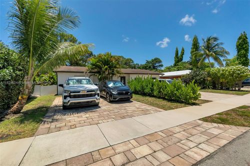 a-754 Ne 36th St, Oakland Park, FL, 33334-2860 | Card Image