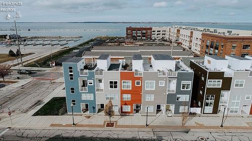 415 W Water St, Sandusky, OH, 44870-2400 | Card Image