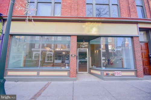 205 N Queen St, MARTINSBURG, WV, 25401-3313 | Card Image