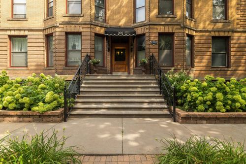 apt-7-305 Dayton Ave, Saint Paul, MN, 55102-1876 | Card Image
