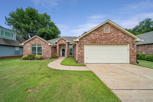 1612 Gum Ave, Broken Arrow, OK, 74012-6604 | Card Image