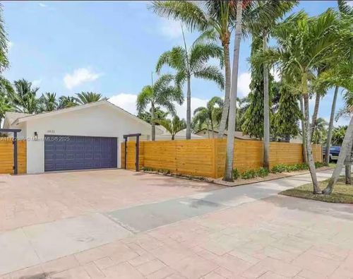 6830 Nw 23rd Ter, Fort Lauderdale, FL, 33309-1408 | Card Image