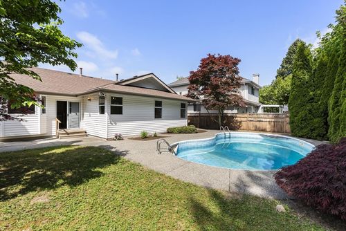 8068 161a Street, Surrey, BC, V3S8B5 | Card Image