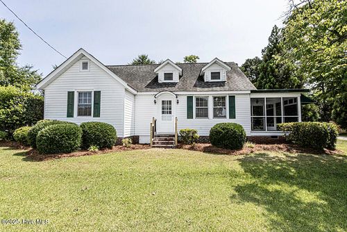 931 Eastern Ave, Nashville, NC, 27856-1715 | Card Image