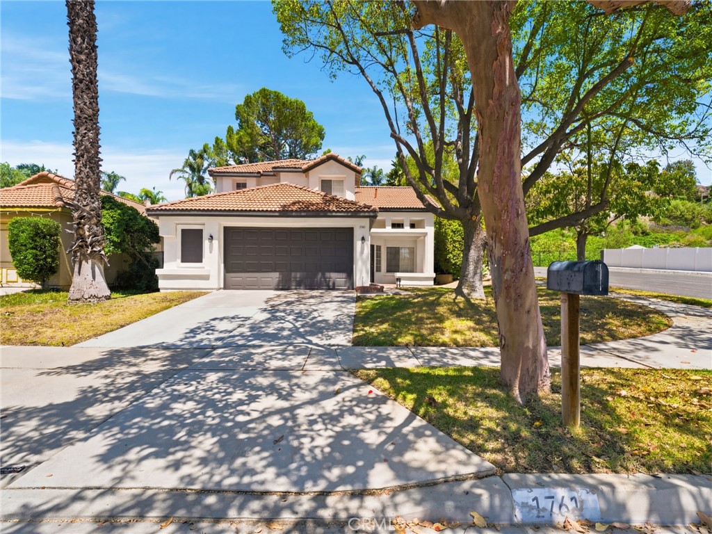 Residential in Corona 5