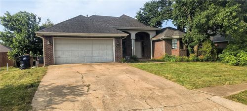 3402 W Center St, Rogers, AR, 72756-3995 | Card Image