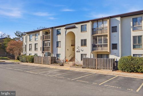 apt-101-611 Center St, Herndon, VA, 20170-5009 | Card Image