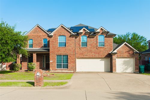 662 Oak Creek Dr, Cedar Hill, TX, 75104-6235 | Card Image