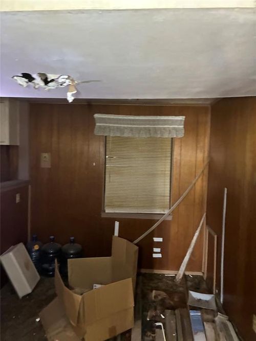 1812 Karen Dr, Del City, OK, 73115-2422 | Card Image