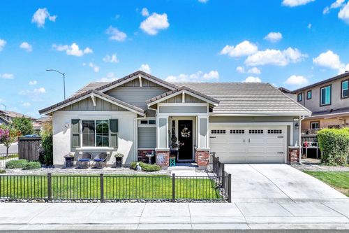 901 Goldfinch Cir, Vacaville, CA, 95688-9599 | Card Image