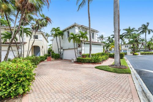 3015 Ne 208th St, Aventura, FL, 33180-3625 | Card Image