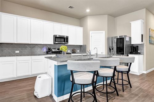 15015 Old Horseshoe Lake Dr, Cypress, TX, 77433-8183 | Card Image